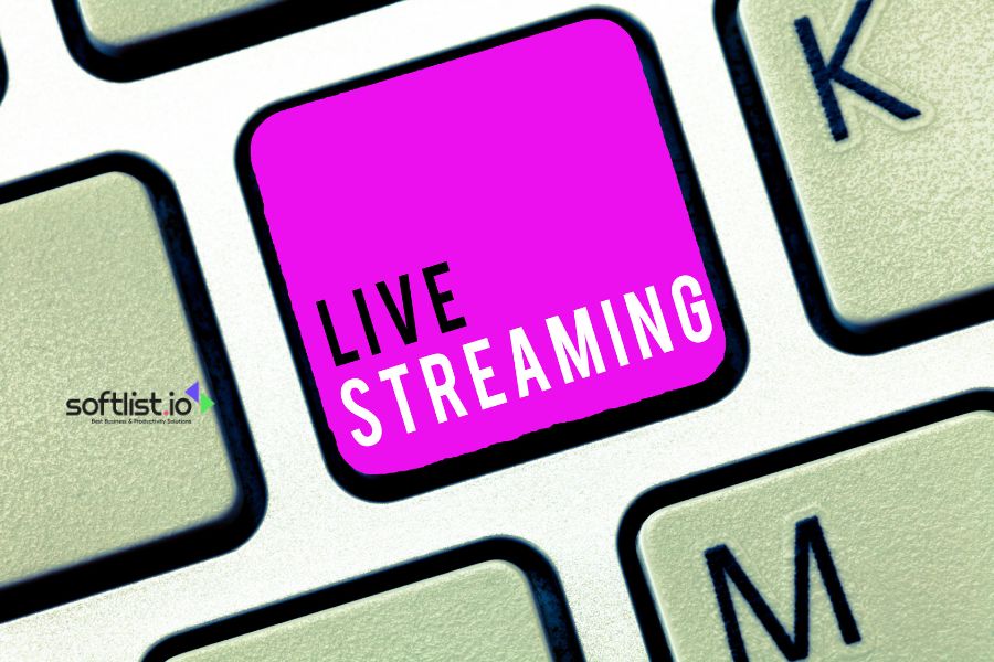 Pink 'Live Streaming' button on a computer keyboard, emphasizing digital content.